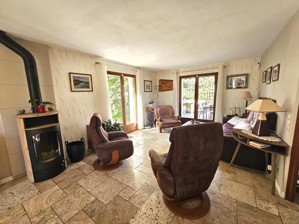 Maison proche bourg 4 chambres au calme