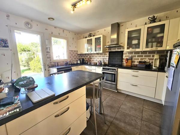 Maison proche bourg 4 chambres au calme