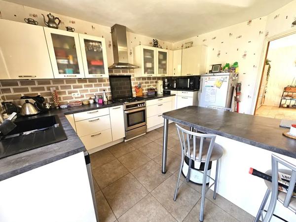 Maison proche bourg 4 chambres au calme