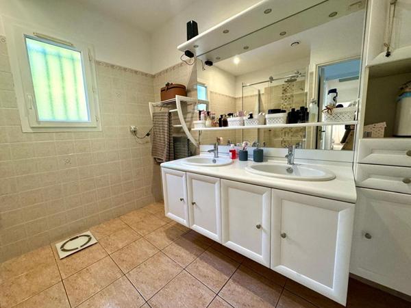 Villa plain pied 135m² sur 2178m² de terrain