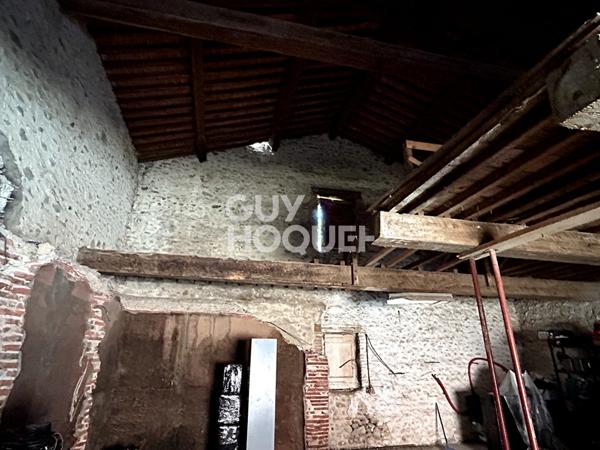 ENTREPOT 120m2 - Bon emplacement