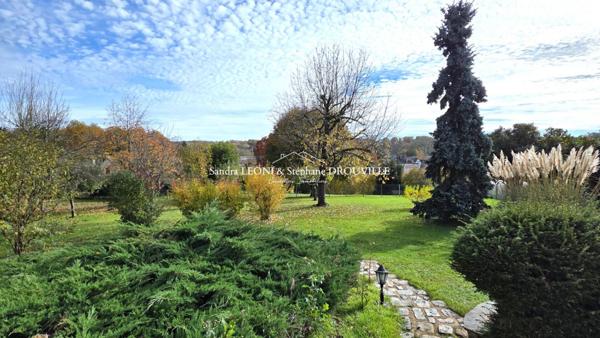 JOUY - RAVISSANTE Maison de 129 m²  4 pièces