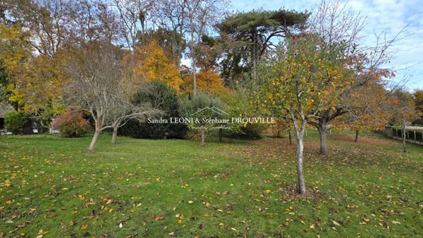 JOUY - RAVISSANTE Maison de 129 m²  4 pièces