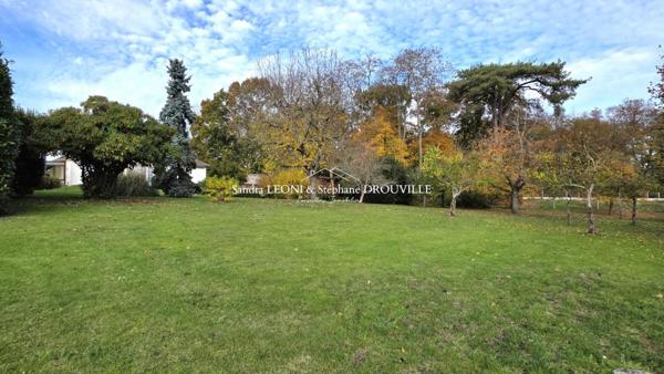 JOUY - RAVISSANTE Maison de 129 m²  4 pièces