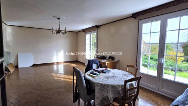 JOUY - RAVISSANTE Maison de 129 m²  4 pièces