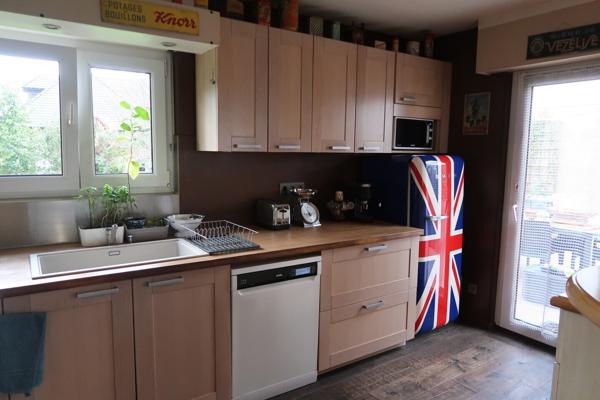 Maison 6 pièces agrémentée d'un terrain de 751m²