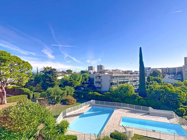 À vendre : Appartement 3 pièces avec piscine à Antibes - Peyregoue