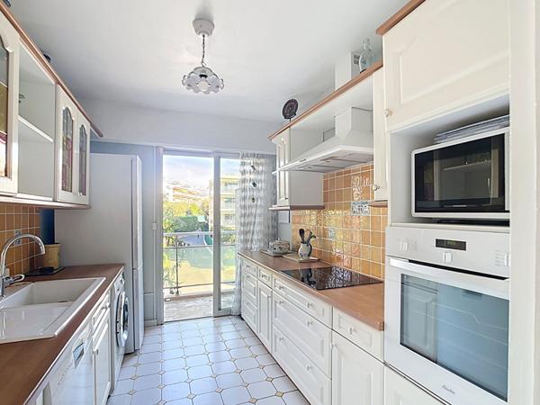 À vendre : Appartement 3 pièces avec piscine à Antibes - Peyregoue