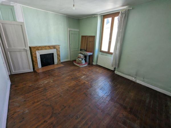 Maison à restaurer à vendre à Nogent-le-Rotrou dans l'Eure-et-Loir (28400), ref : 17 MC   
PATY