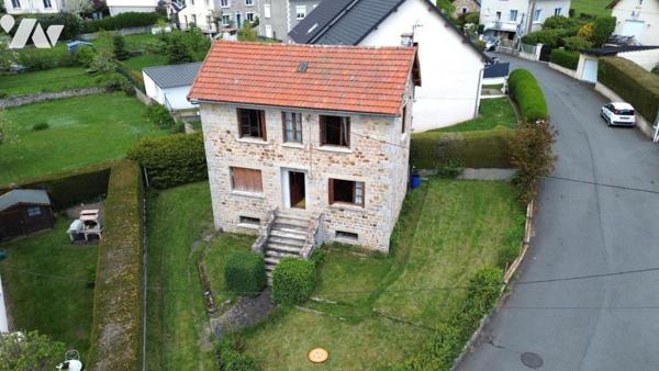 MAISON EN PIERRE DE CARACTÈRE – SAINT-CHÉLY-D'APCHER