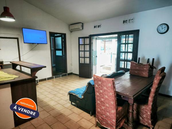 Lot de 2 maisons mitoyennes avec piscine et jardin – Quartier Lac Bleu, Saint-Laurent-du-Maroni