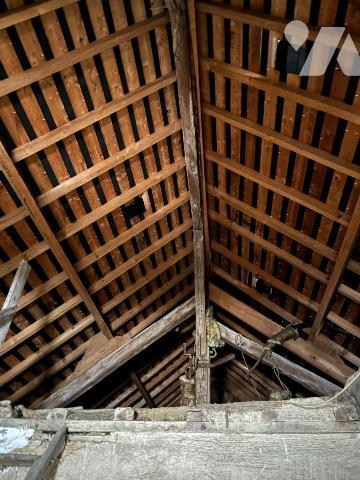 Nous vous proposons à la vente dans le centre ville de Mamers (72600), Cette jolie maison d'une...