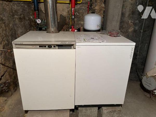 Nous vous proposons à la vente dans le centre ville de Mamers (72600), Cette jolie maison d'une...