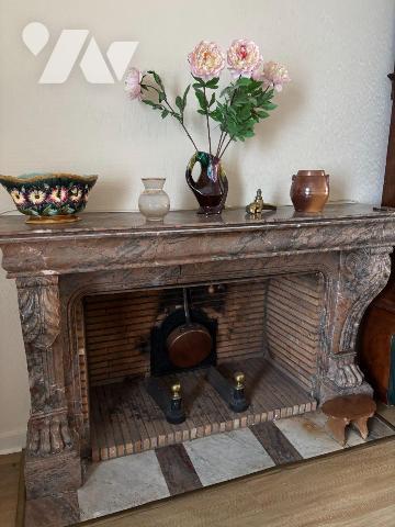 Nous vous proposons à la vente dans le centre ville de Mamers (72600), Cette jolie maison d'une...