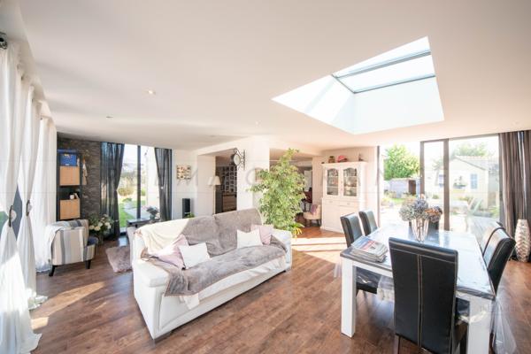 A VENDRE - GUILERS - MAISON DE 150 M² - 4 CHAMBRES - TERRAIN DE 545 M² - DEPENDANCES - 354000€