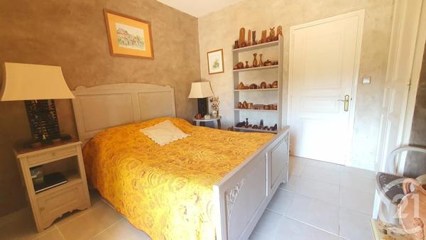 Maison à vendre  6 pièces - 144 m 2   LES ISSAMBRES  - 83