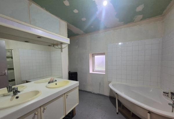 Maison à vendre 154 m² grange dépendances terrain 3400 m² 6 BONNAT (23)