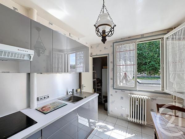 Appartement F4 à vendre  4 pièces - 66,97 m2 ST DENIS - 93