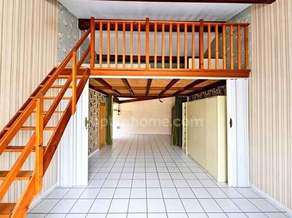 RARE !!! Maison de 230 M² DE SURFACE COMPRENANT UNE MAISON, UN GARAGE POUR BATEAU ET UN STUDIO sur RIVEDOUX PLAGE (17)