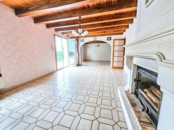 RARE !!! Maison de 230 M² DE SURFACE COMPRENANT UNE MAISON, UN GARAGE POUR BATEAU ET UN STUDIO sur RIVEDOUX PLAGE (17)