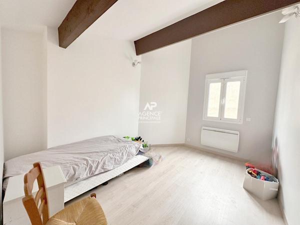 CHAVILLE - Stade - Maison de 6 pièces, 4 chambres et bureau, excellent état €700 000 ** - Référence 572-C