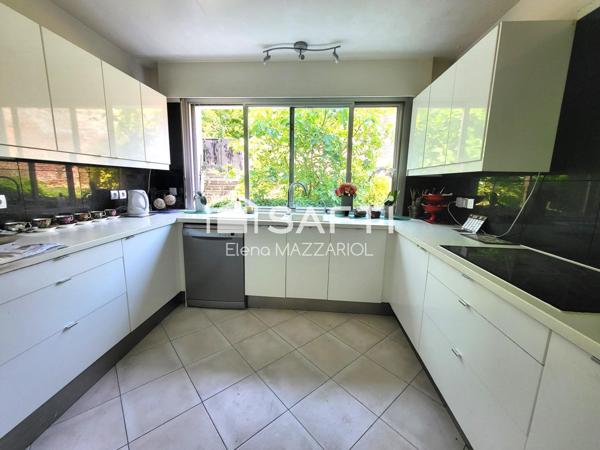 MAISON D'ARCHITECTE AU CALME