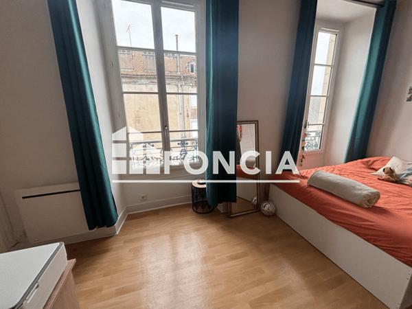 Location Studio 35 m² - 26 RUE SERVIEZ Pau 64000