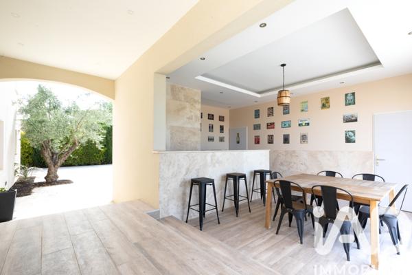 Maison à vendre 11 pièces 275 m² Carpentras