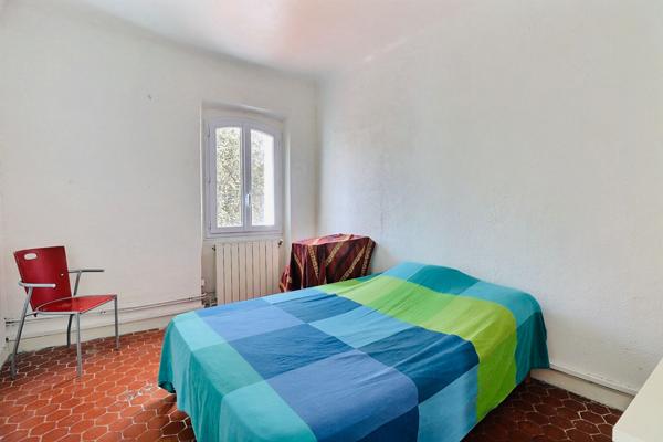 St Barnabé - 13012 MARSEILLE - 2 PIECES - JARDIN