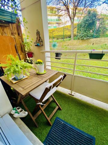 Marseille (13004) 13004 Limite 13012 - Chartreux / Montolivet: appartement de 54m² en vente 174 000 €