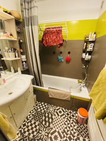 Marseille (13004) 13004 Limite 13012 - Chartreux / Montolivet: appartement de 54m² en vente 174 000 €