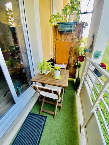 Marseille (13004) 13004 Limite 13012 - Chartreux / Montolivet: appartement de 54m² en vente 174 000 €