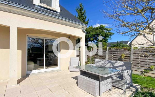 Maison à vendre    7 pièces •  Distré