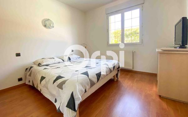 Maison à vendre    7 pièces •  Distré