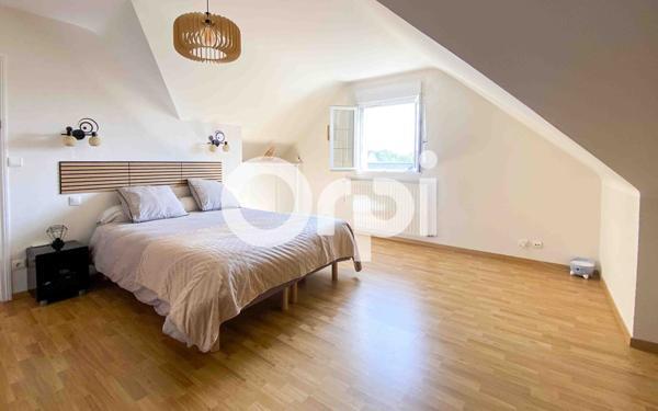 Maison à vendre    7 pièces •  Distré