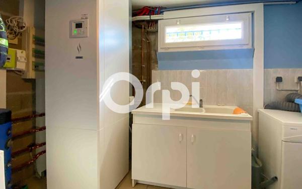 Maison à vendre    7 pièces •  Distré