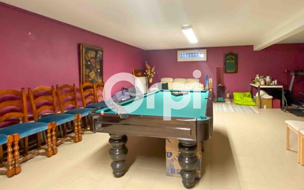 Maison à vendre    7 pièces •  Distré