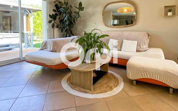 Maison à vendre    7 pièces •  Distré