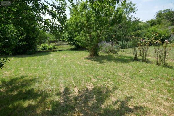 Maison de ville à vendre à Saint-Gaultier dans l'Indre (36800), ref : 037/2189