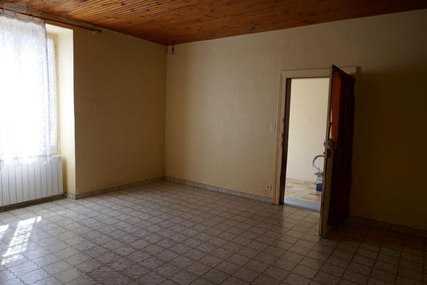 Maison de ville à vendre à Saint-Gaultier dans l'Indre (36800), ref : 037/2189