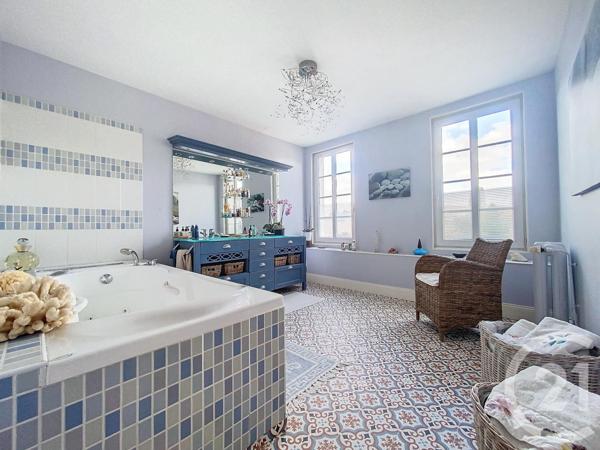 Maison à vendre  7 pièces - 203,97 m2 ROCHEFORT - 17