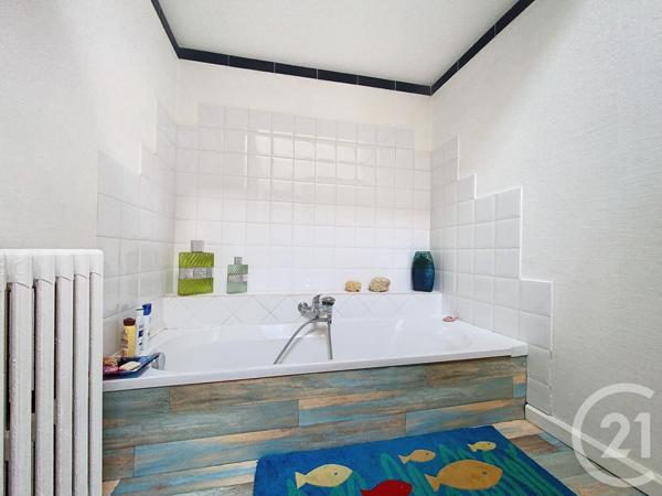 Maison à vendre  7 pièces - 203,97 m2 ROCHEFORT - 17