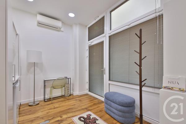 à vendre  62 m2 PARIS - 75008