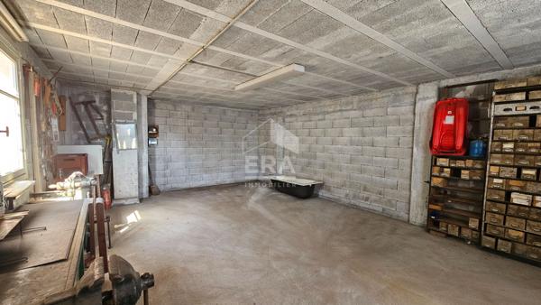 Maison à vendre à Carros - Vue dégagée sur collines et mer - Gros potentiel