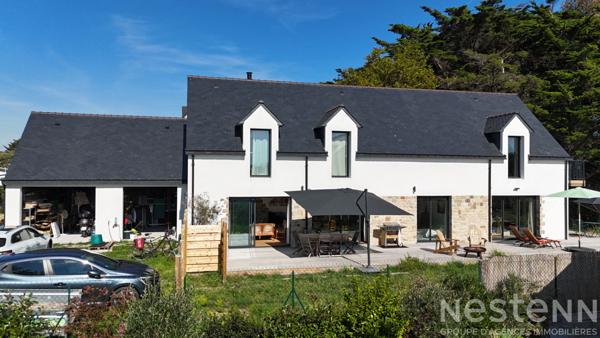 SAINT-PIERRE-QUIBERON - Vente maison contemporaine de plus de 200 m² à deux pas des plages