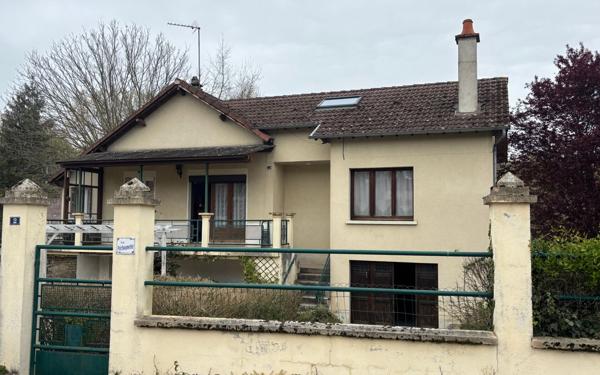 Maison à vendre    3 pièces • 75 m2 Cravant