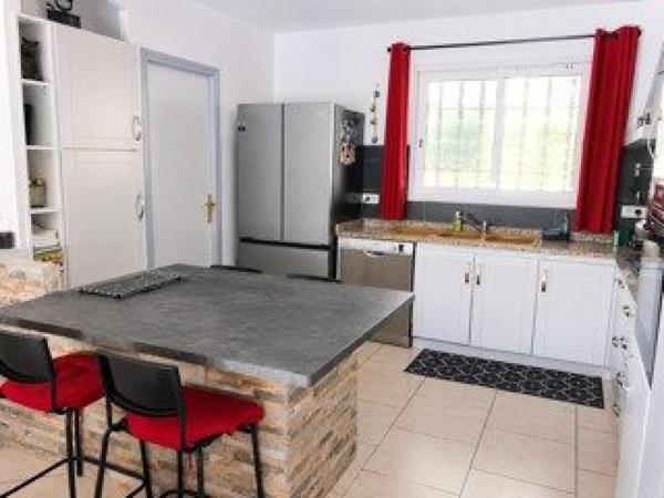 Villa dans quartier résidentiel calme