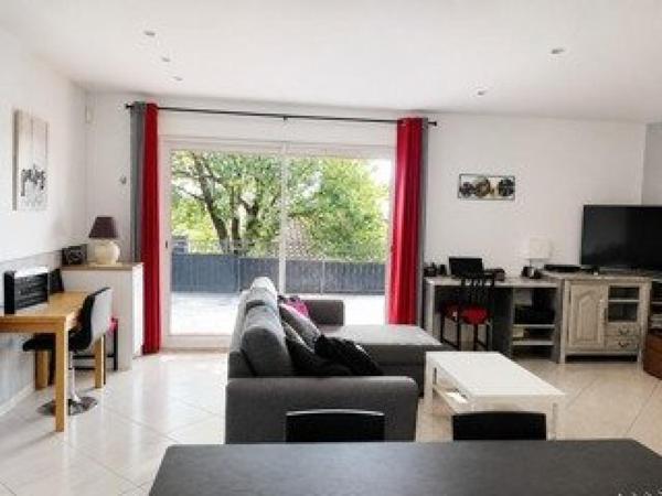 Villa dans quartier résidentiel calme