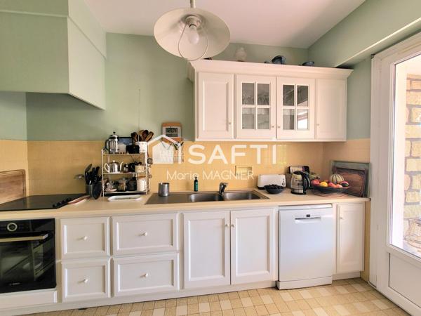 CAVALAIRE-SUR-MER – VILLA 167 m²  5 chambres avec studio et T2 indépendants – TERRAIN 900 m² PISCINABLE - QUARTIER RESIDENTIEL AU CALME