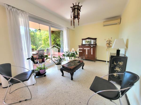 CAVALAIRE-SUR-MER – VILLA 167 m²  5 chambres avec studio et T2 indépendants – TERRAIN 900 m² PISCINABLE - QUARTIER RESIDENTIEL AU CALME